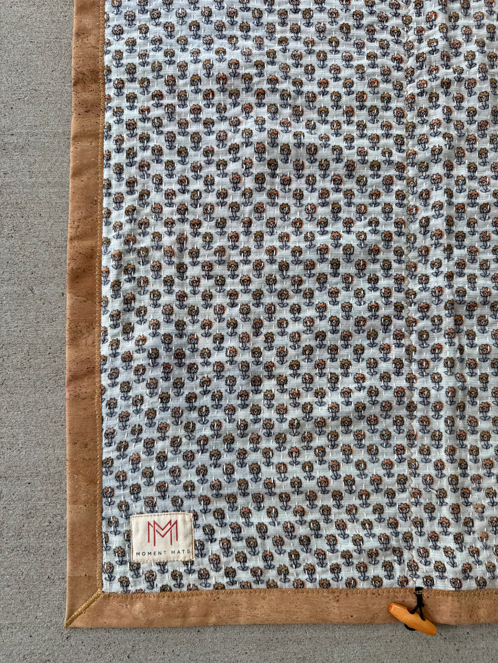 (sold) WHITE FLORAL SARI with NATURAL CORK