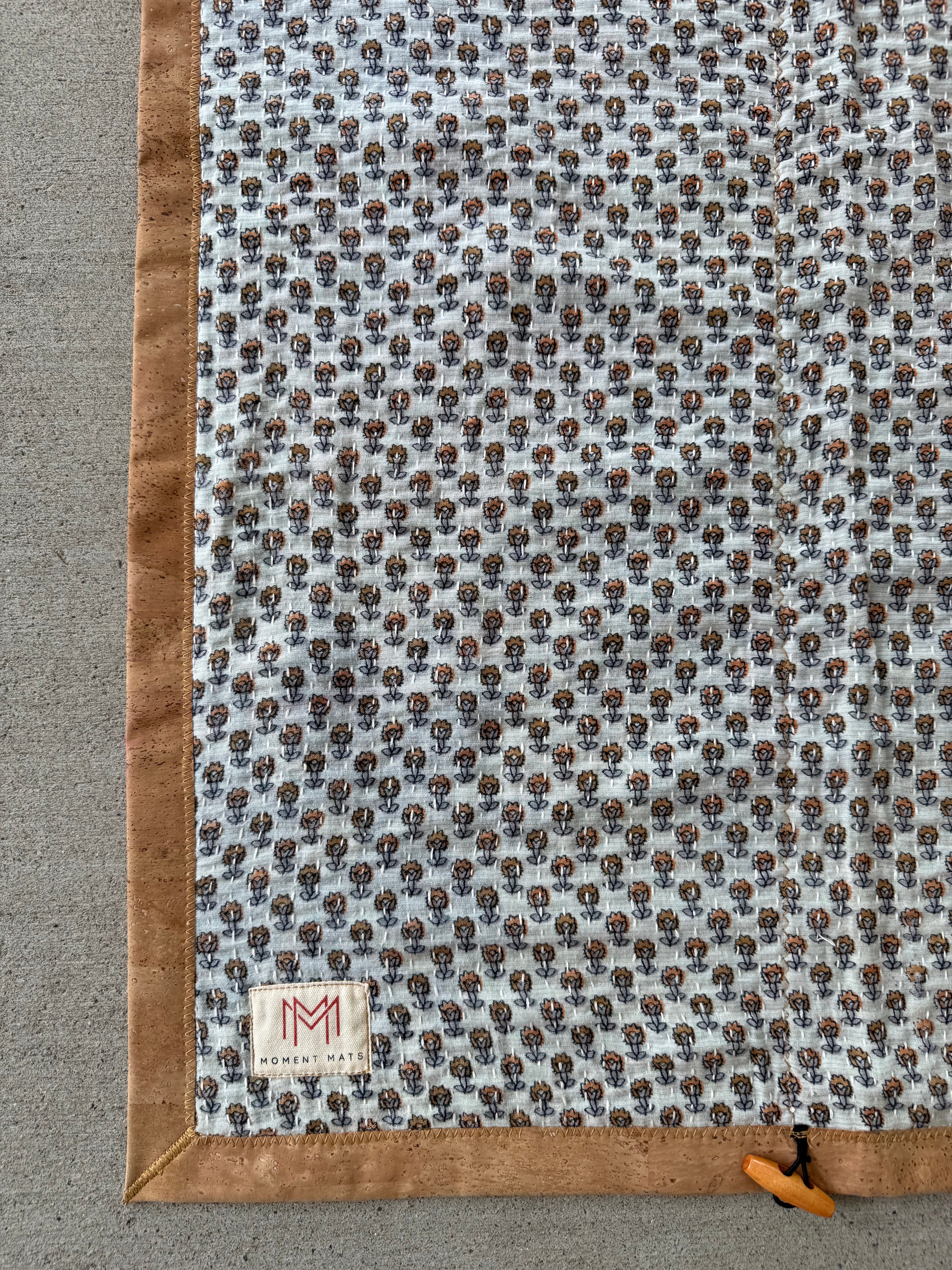 (sold) WHITE FLORAL SARI with NATURAL CORK